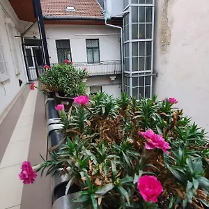 Apartamento Violet With Air Condition, Budapest